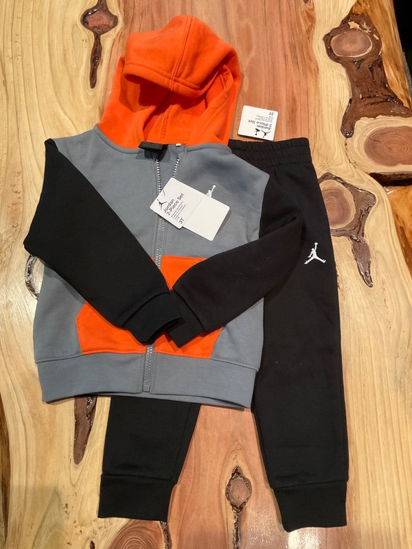 NEW NWT NIKE AIR JORDAN BOY’S SET JACKET HOODIE & BLACK JOGGER SWEATPANTS 3T