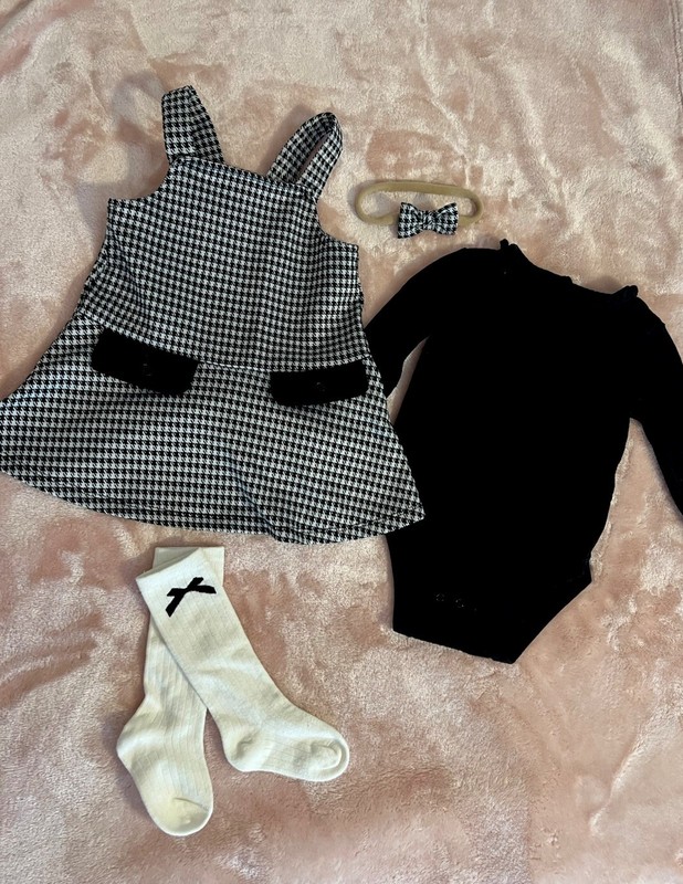 Girls 12-18M Black/White Houndstooth 4pc Dress Set Bodysuit Socks Bow