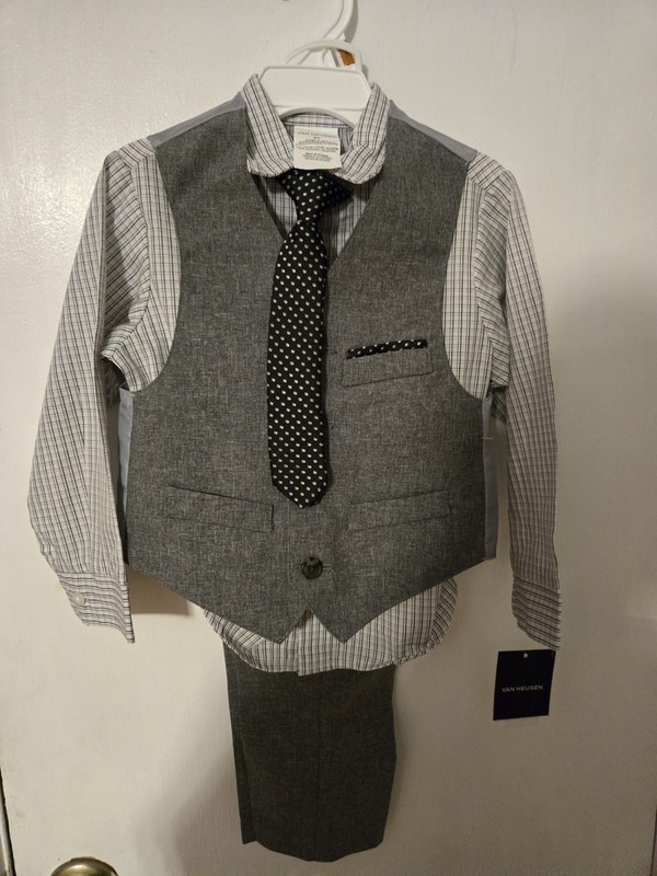 NWT Toddler Boys Van Heusen 3 Pc Suit With Dotted Tie Size 3T Gray Long Sleeve