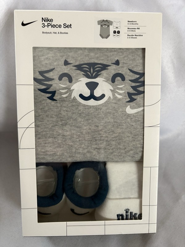 NEW Nike Baby clothes 0-6 Months Bodysuit Hat Booties 3 Piece Set Nike Clothes