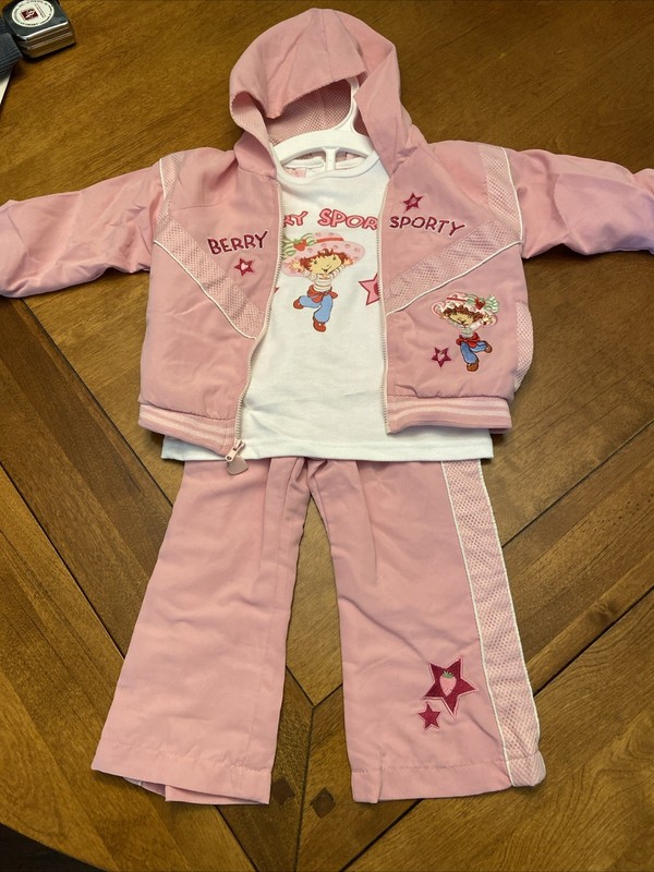 RARE 2004 STRAWBERRY SHORTCAKE 3 Piece Vtg Sweatsuit Jogging Excellent 24 Mo