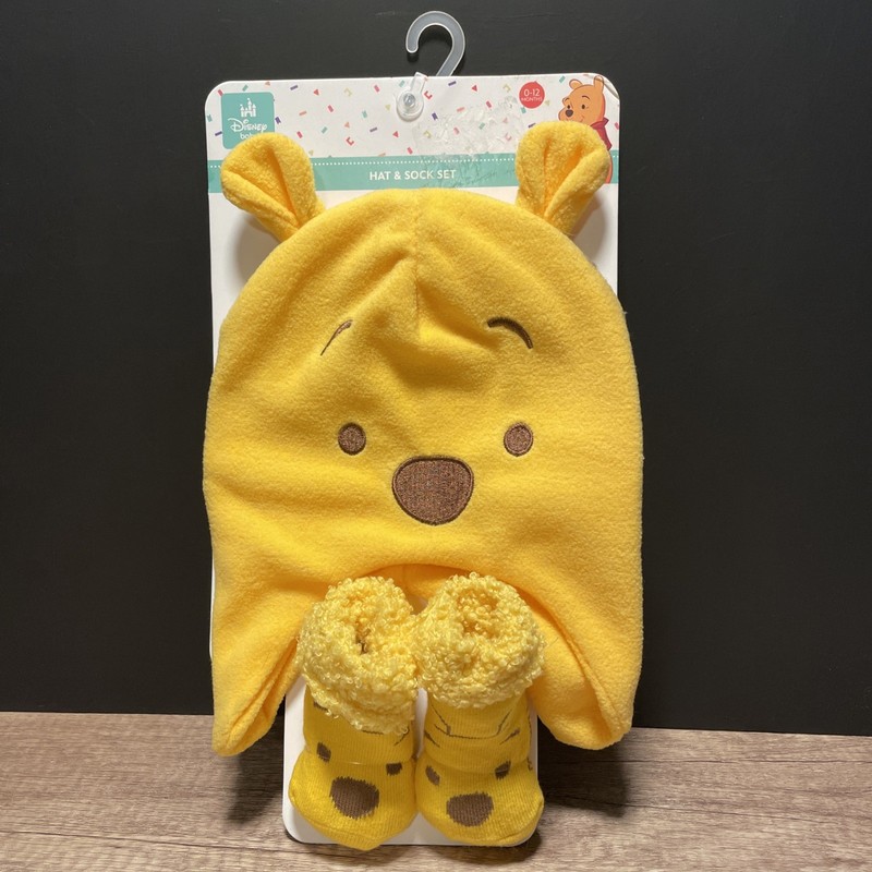 New Disney Baby Winnie The Pooh Hat And Booty Sock Set