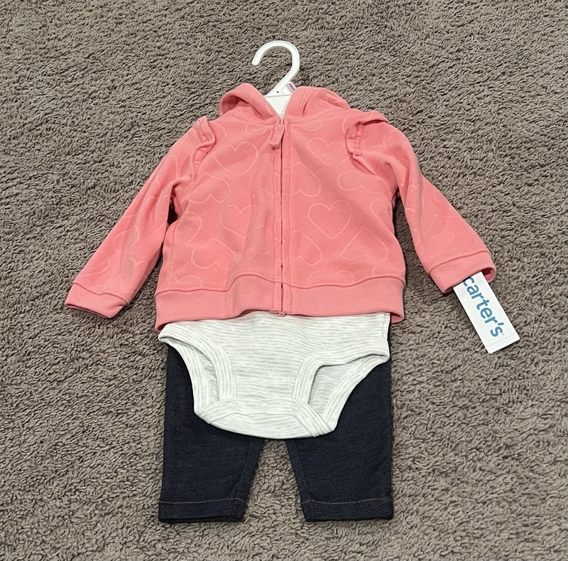 NWT-Baby girl Carters 3 pc Pink Heart hoodie, pants and bodysuit sz 9 months