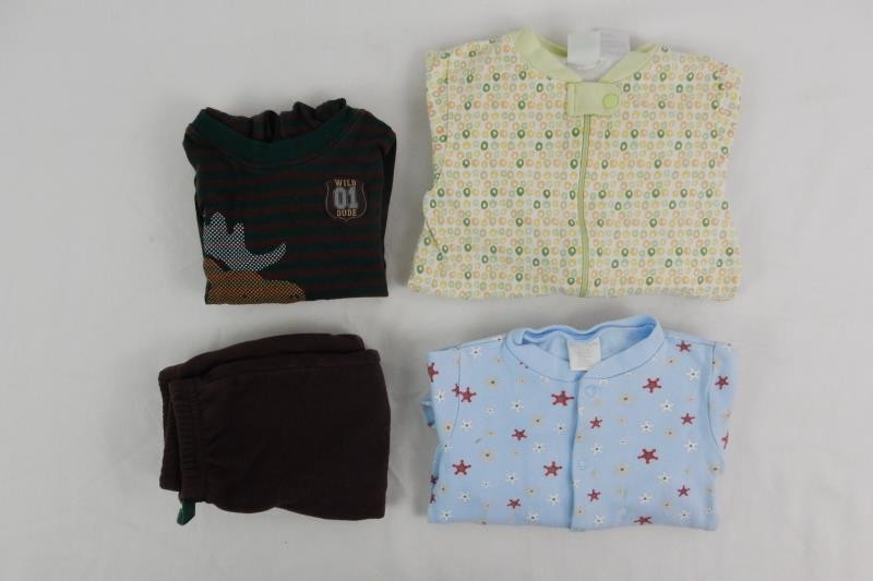 Lot of 4 Pre-Owned Baby Outfits 6-9 Months Blue Green Stars Dots Sleepers