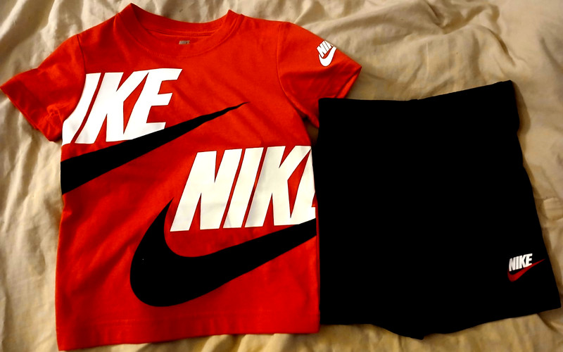 NIKE RED*BLACK & WHITE 2 PIECE SHORTS OUTFIT-SIZE 4T-NEW WITH TAGS