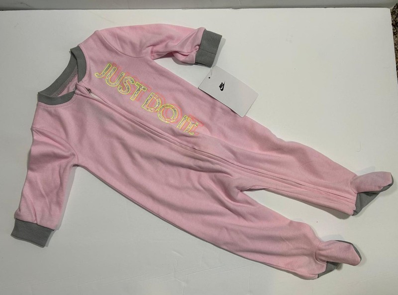 New infant Nike one piece Pink Footed Sleep & Play Size 6 months