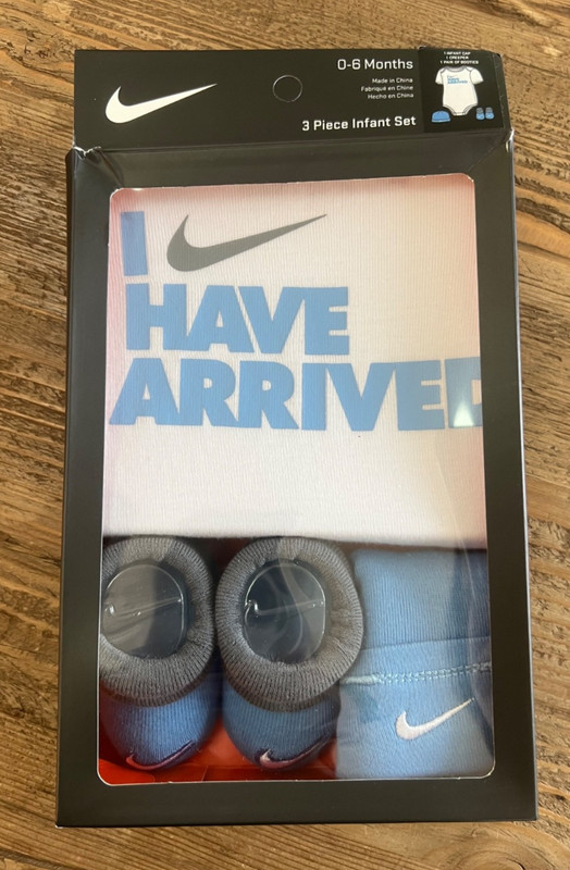 Nike Baby Hat, Bodysuit & Booties Set~White & Univerity Blue~I HAVE ARRIVED~0-6M