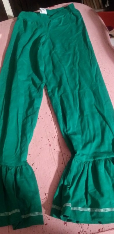 VGUC Kpea girls size 10 plain green ruffle pants Christmas holiday green classic