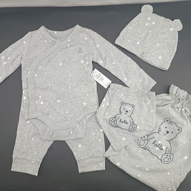 Baby GAP Organic Cotton 5 Piece NWT 0-3 Mo. Gift Set Gray With White Stars